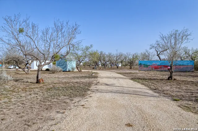 1509 Westward Trail Uvalde, TX 78801
