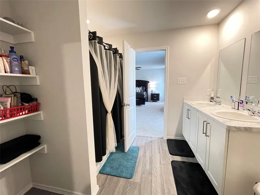 408 Parker Oaks Drive Chandler, TX 75758
