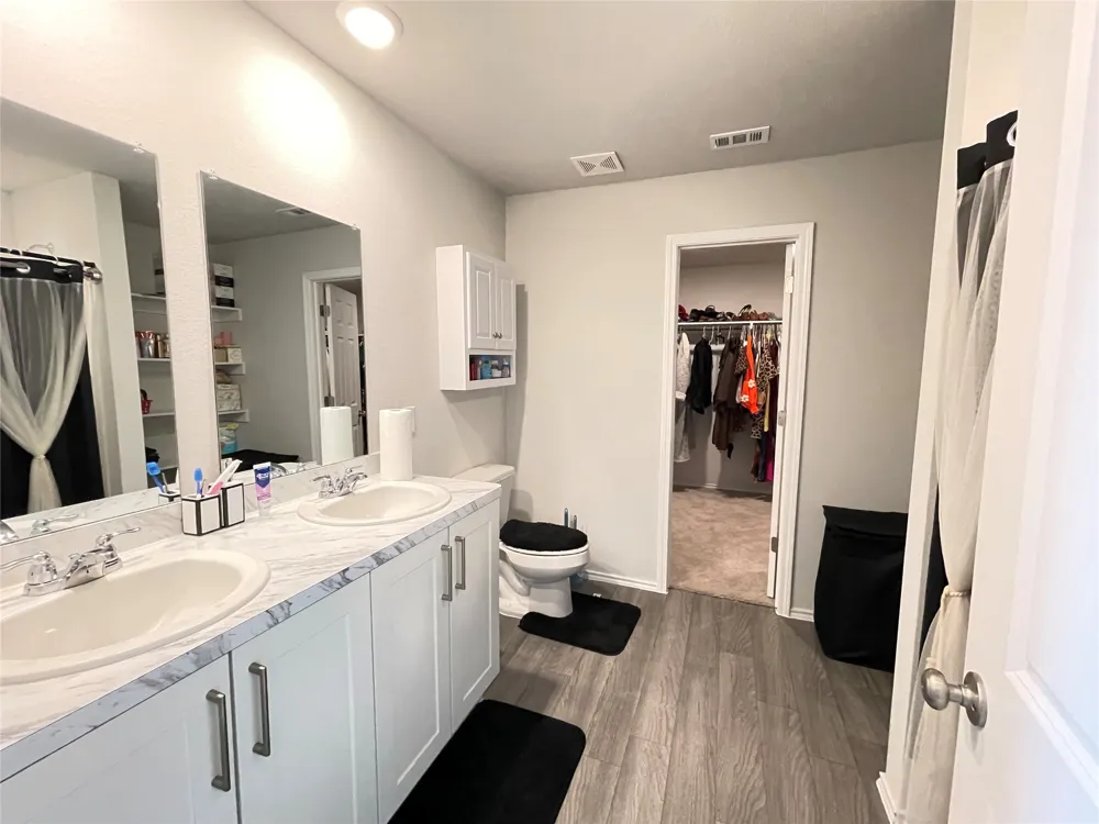 408 Parker Oaks Drive Chandler, TX 75758