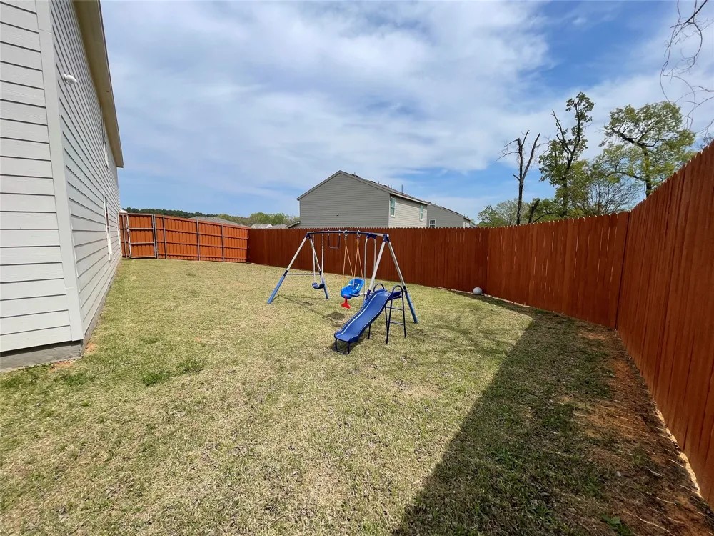 408 Parker Oaks Drive Chandler, TX 75758