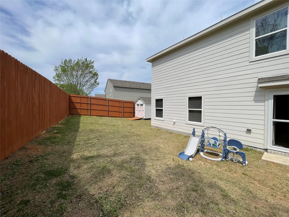408 Parker Oaks Drive Chandler, TX 75758