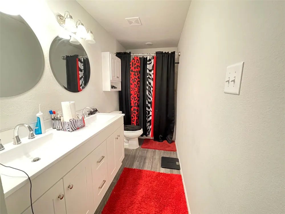 408 Parker Oaks Drive Chandler, TX 75758