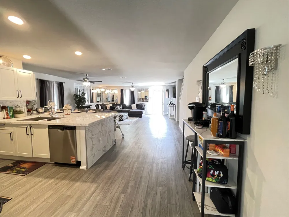 408 Parker Oaks Drive Chandler, TX 75758