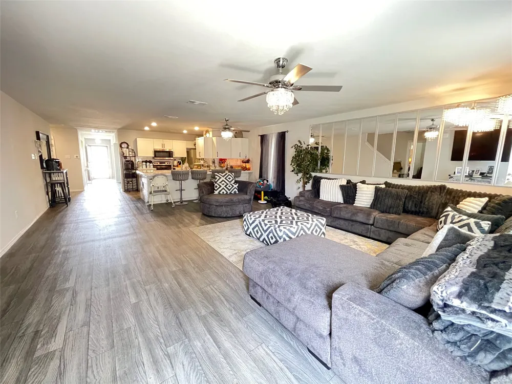 408 Parker Oaks Drive Chandler, TX 75758