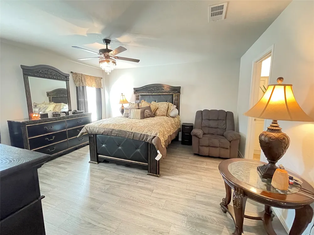 408 Parker Oaks Drive Chandler, TX 75758