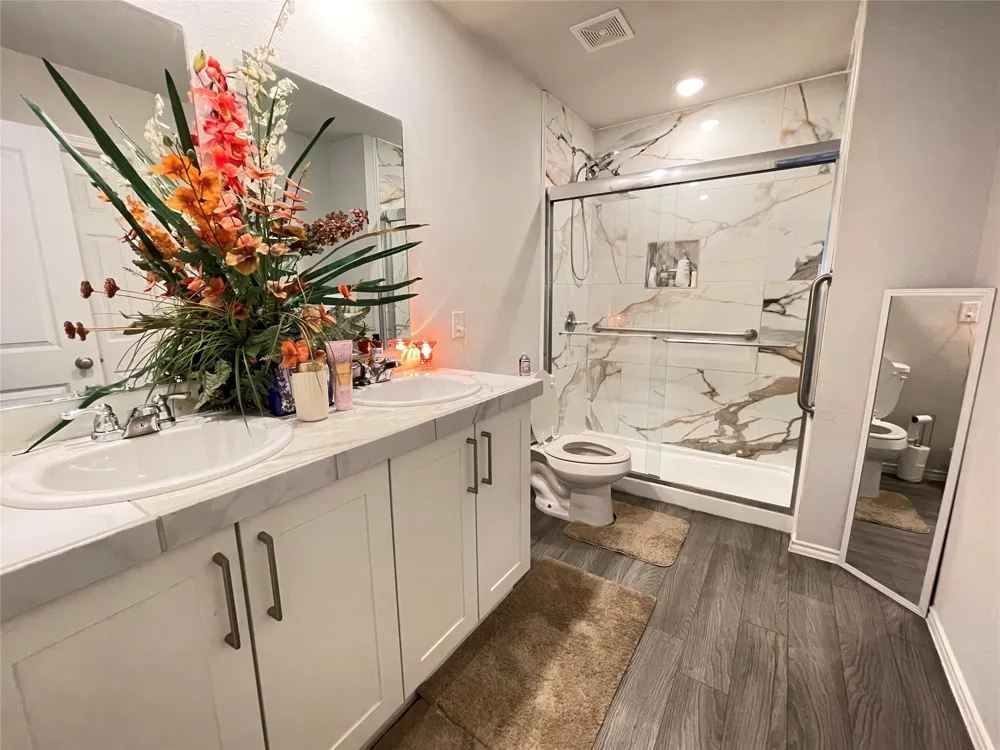 408 Parker Oaks Drive Chandler, TX 75758