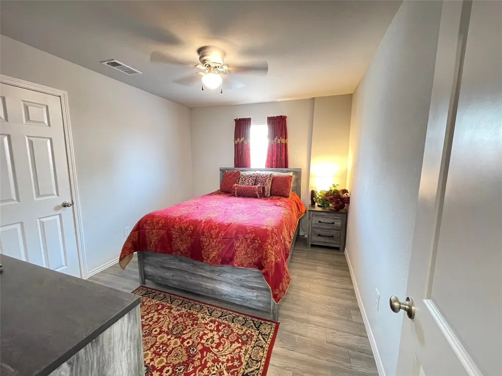 408 Parker Oaks Drive Chandler, TX 75758