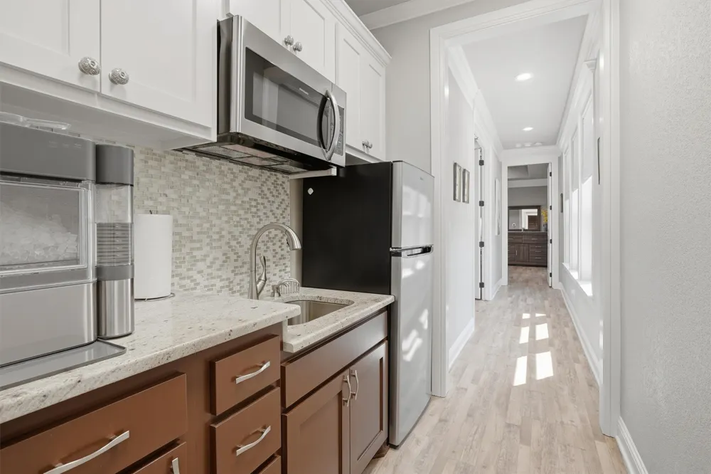 1201 E Iberian Court Granbury, TX 76048