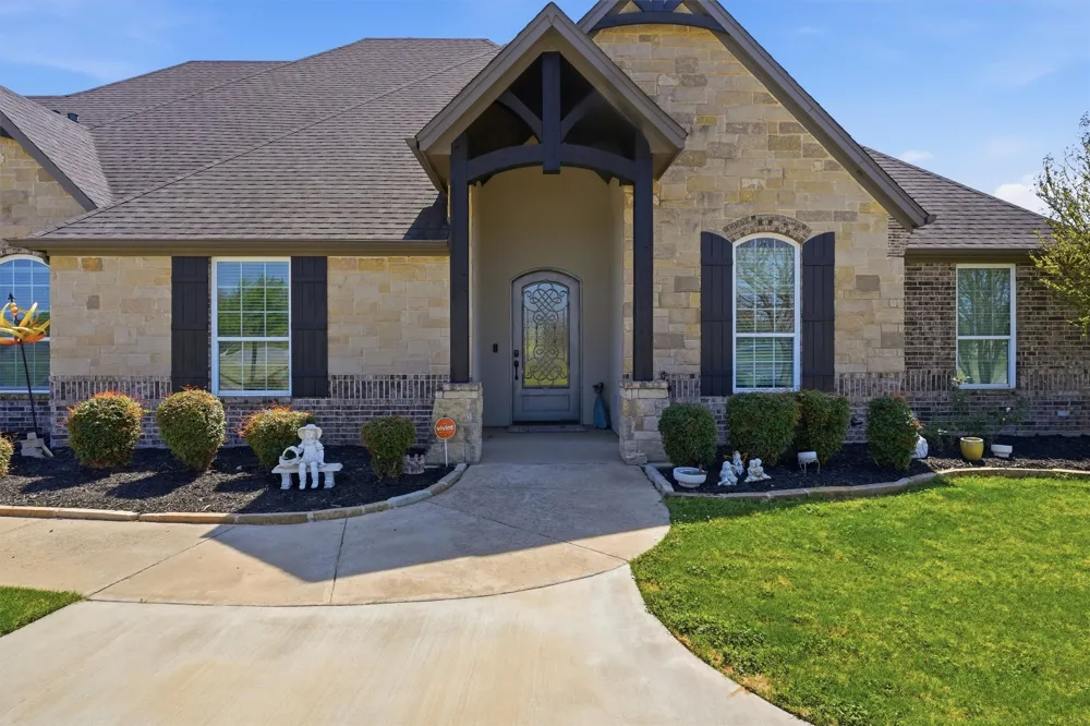 1201 E Iberian Court Granbury, TX 76048