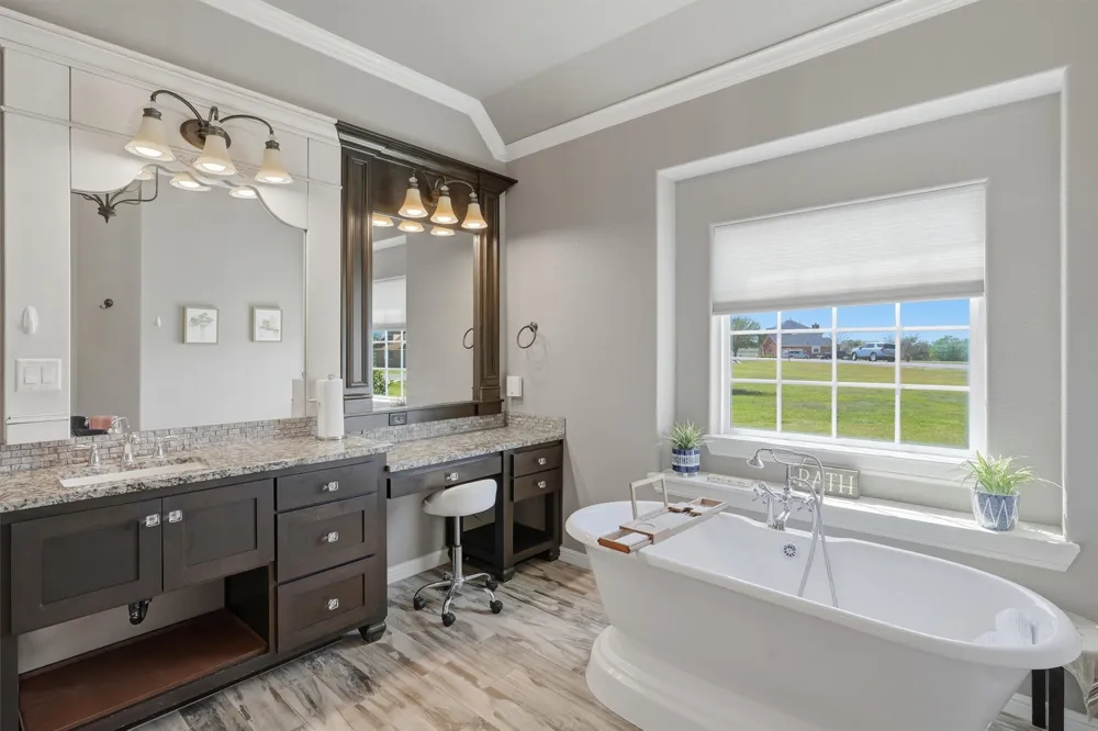 1201 E Iberian Court Granbury, TX 76048
