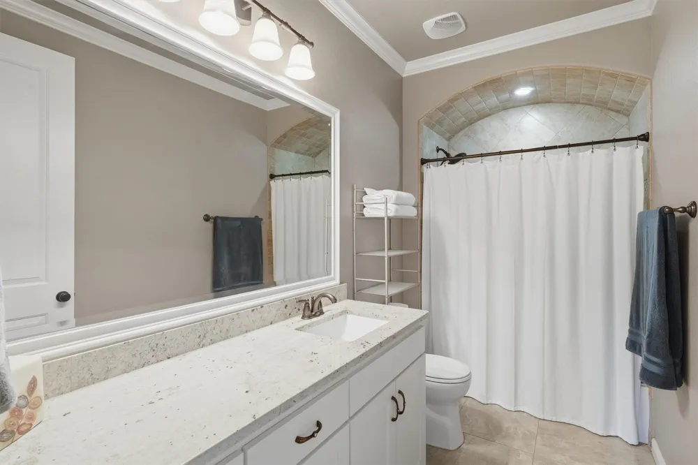 1201 E Iberian Court Granbury, TX 76048