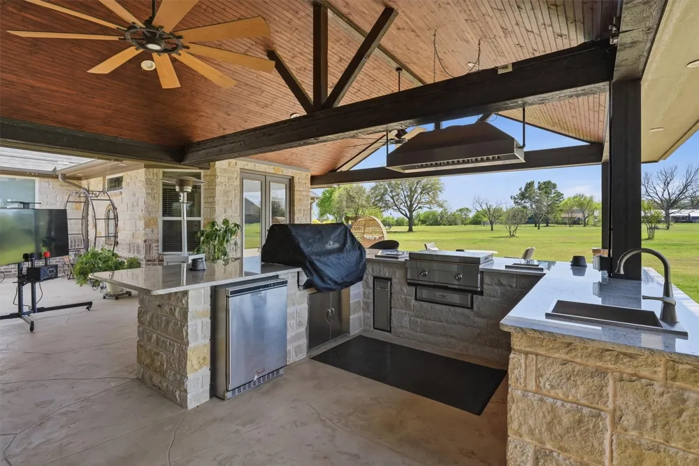 1201 E Iberian Court Granbury, TX 76048