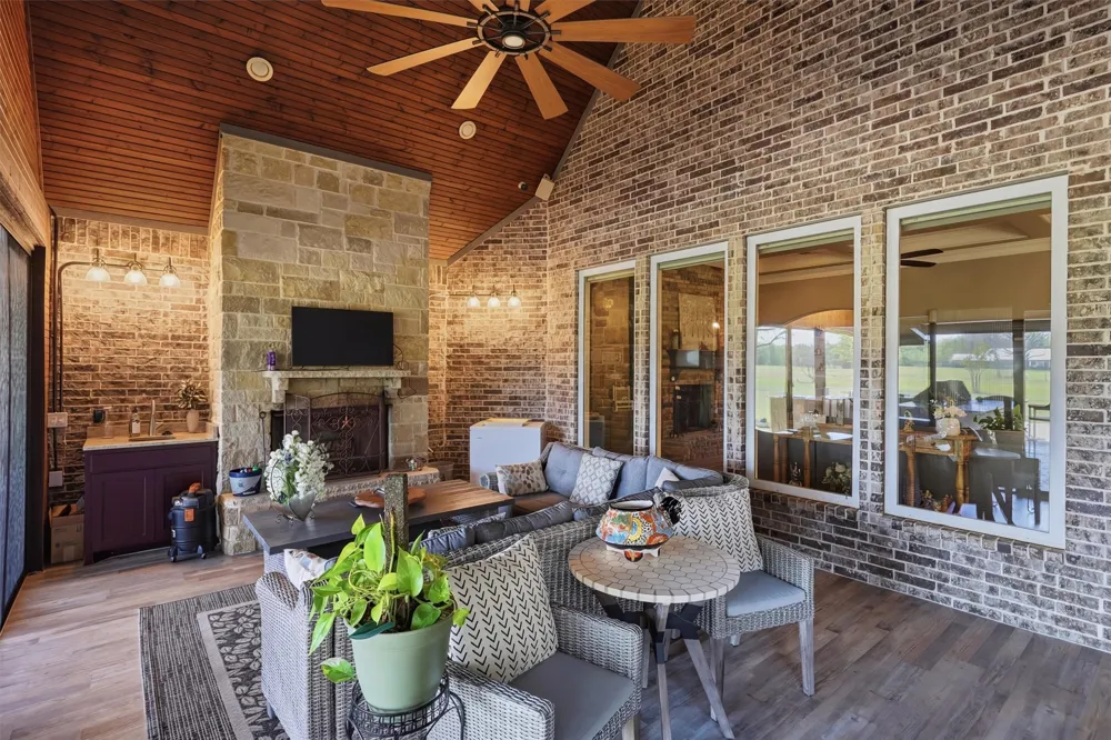 1201 E Iberian Court Granbury, TX 76048