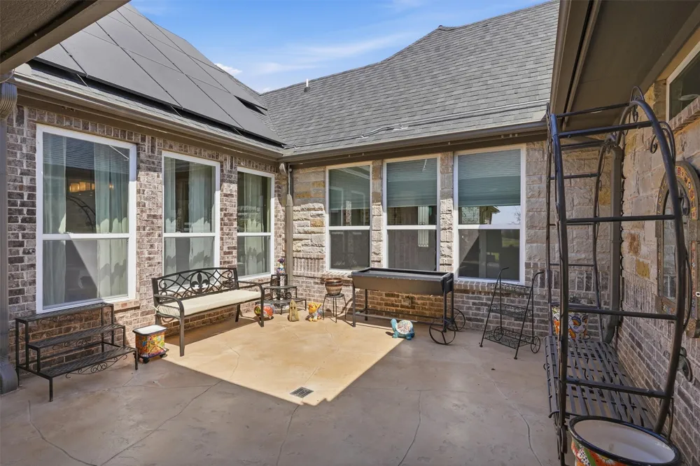 1201 E Iberian Court Granbury, TX 76048