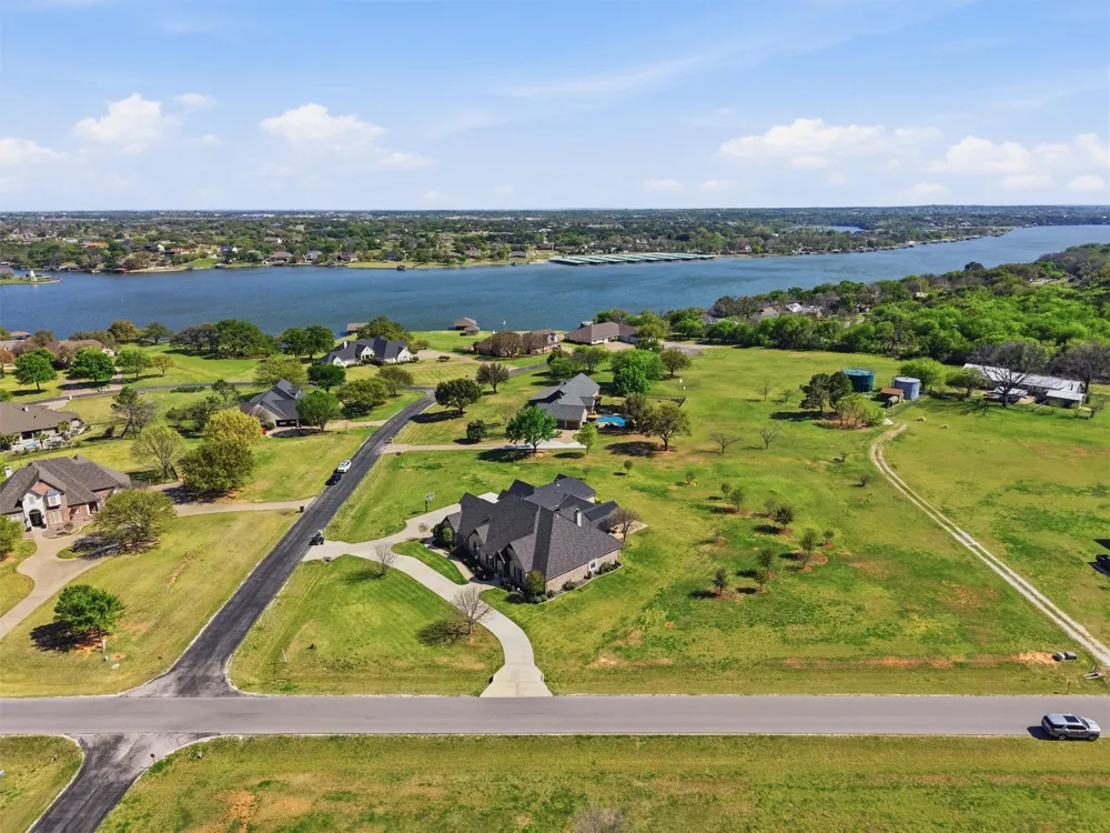 1201 E Iberian Court Granbury, TX 76048