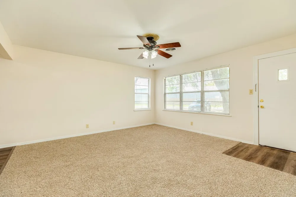 837 Pin Money Street Clute, TX 77531