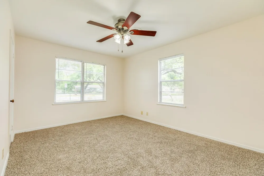 837 Pin Money Street Clute, TX 77531