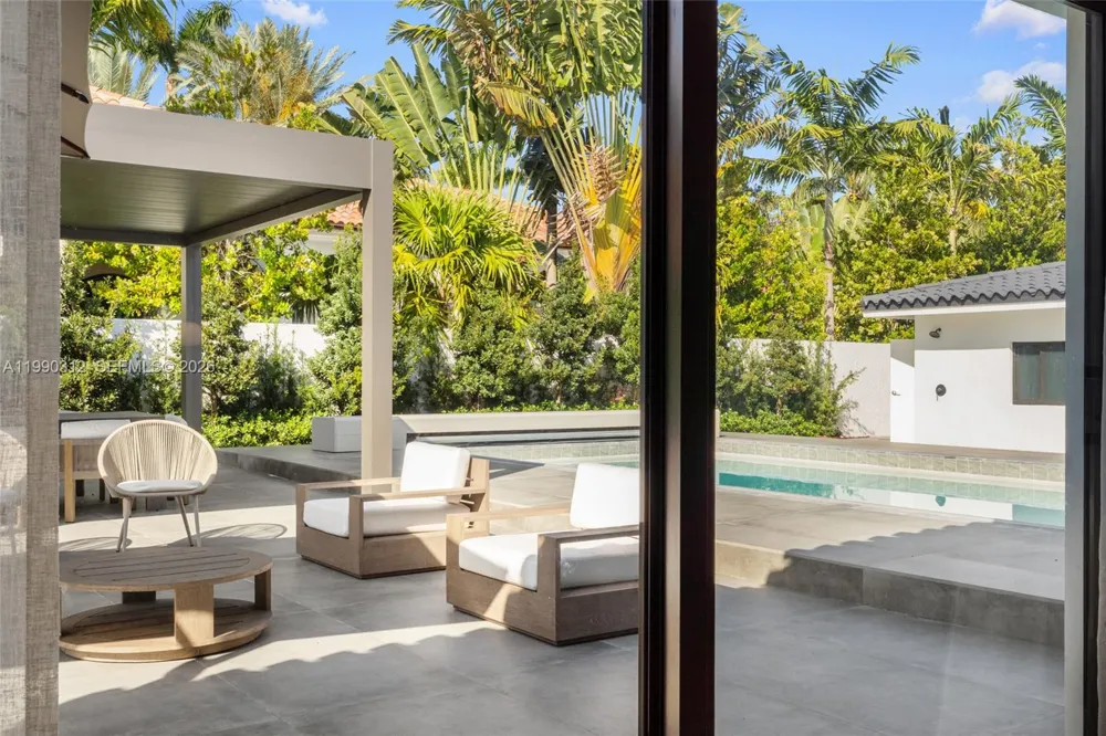116 W 1st Ct Miami Beach, FL 33139