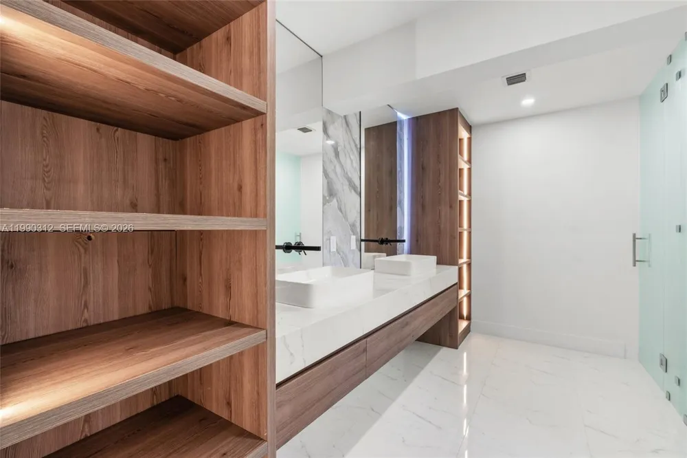 116 W 1st Ct Miami Beach, FL 33139
