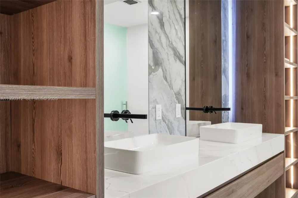 116 W 1st Ct Miami Beach, FL 33139