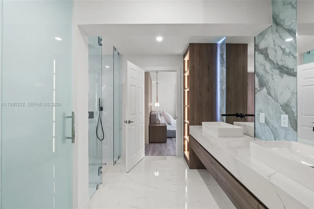 116 W 1st Ct Miami Beach, FL 33139