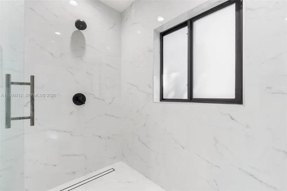 116 W 1st Ct Miami Beach, FL 33139
