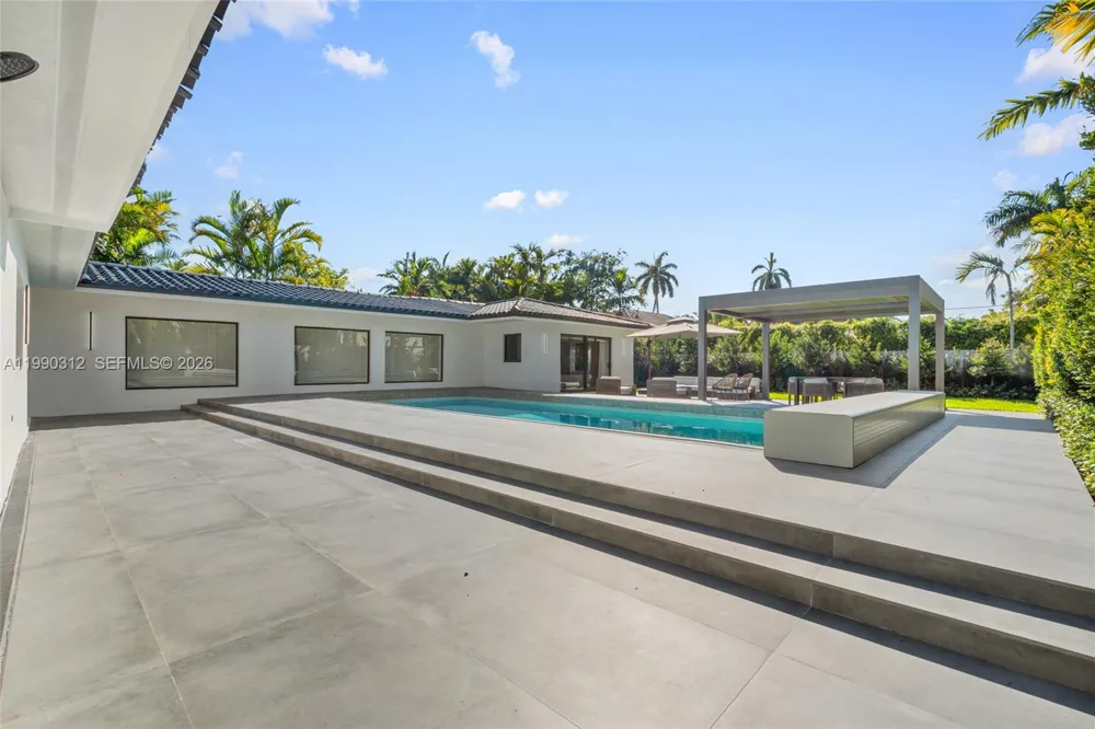116 W 1st Ct Miami Beach, FL 33139