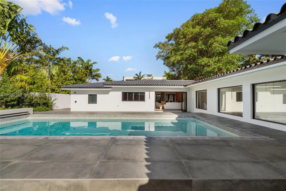 116 W 1st Ct Miami Beach, FL 33139