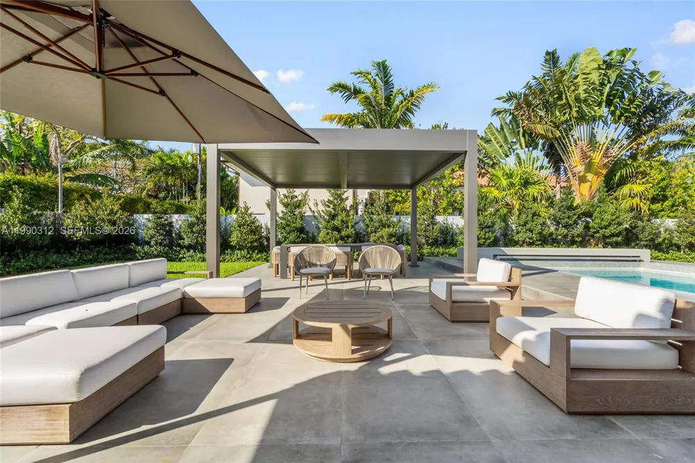 116 W 1st Ct Miami Beach, FL 33139