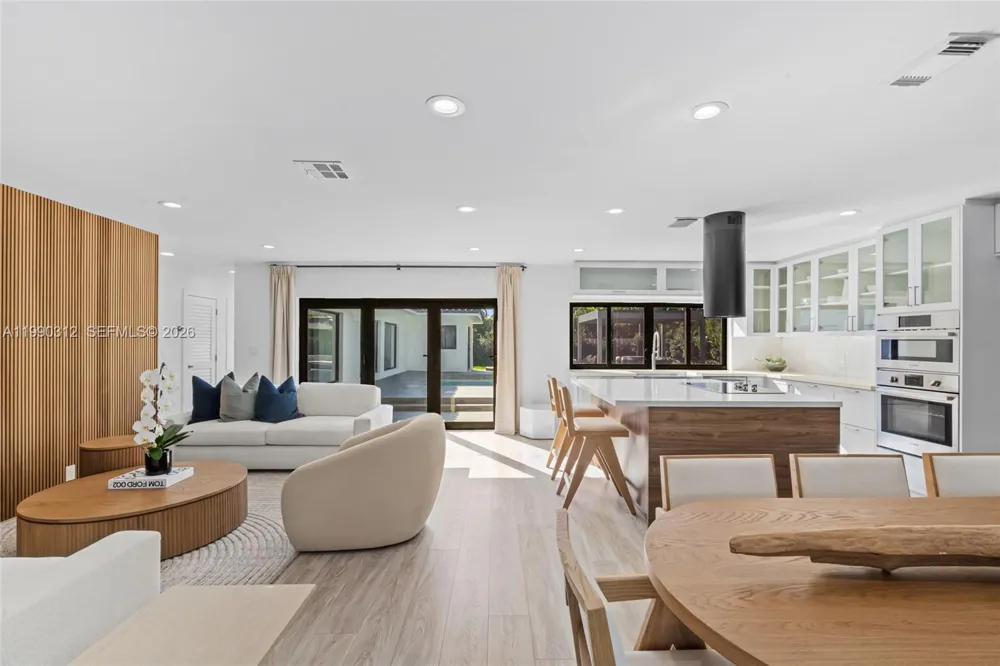 116 W 1st Ct Miami Beach, FL 33139