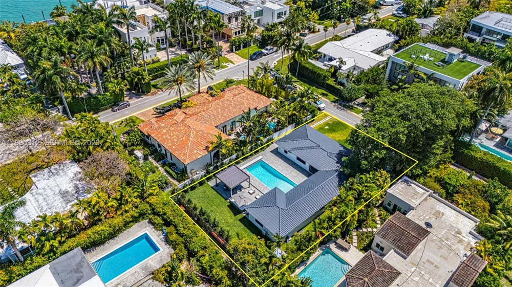 116 W 1st Ct Miami Beach, FL 33139