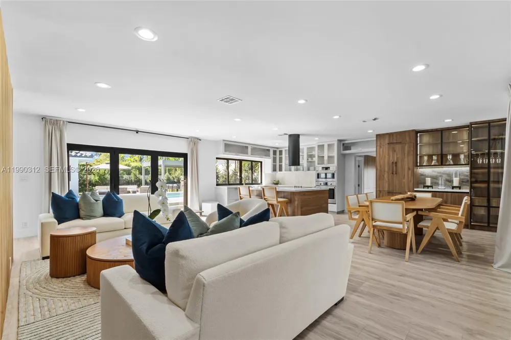 116 W 1st Ct Miami Beach, FL 33139