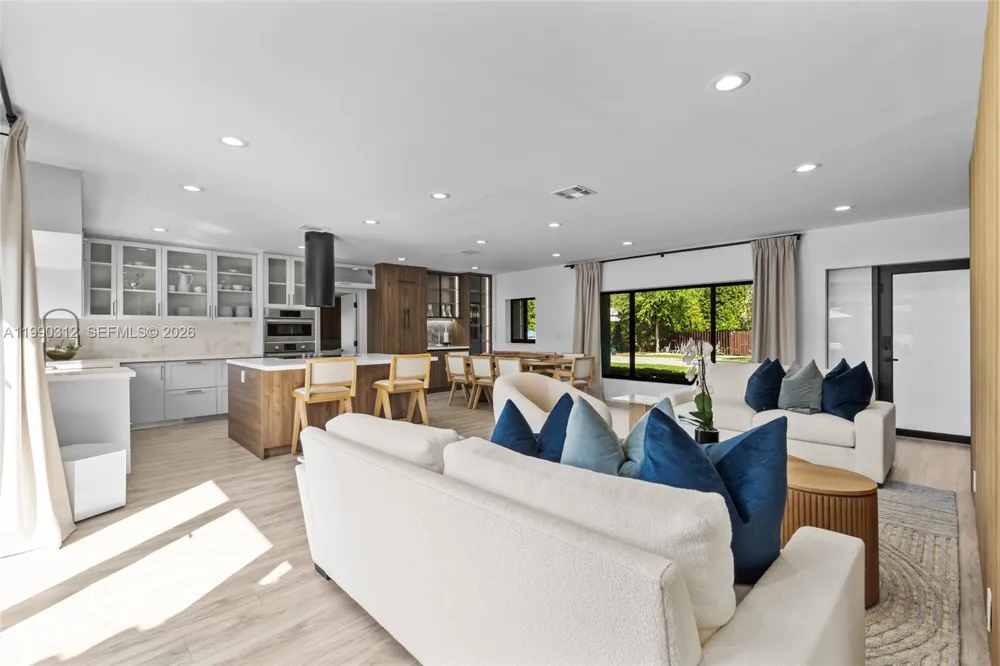 116 W 1st Ct Miami Beach, FL 33139