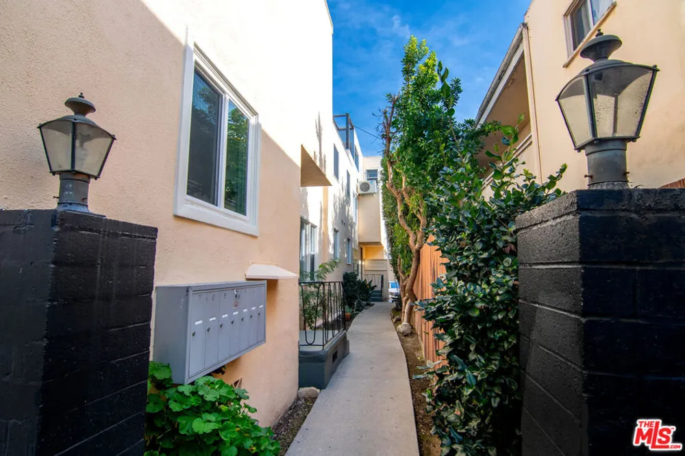 344 S Rexford Drive #4 Beverly Hills, CA 90212