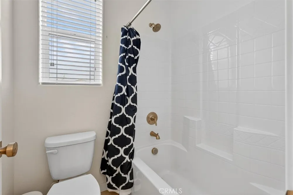 824 Katelyn Avenue Madera, CA 93636