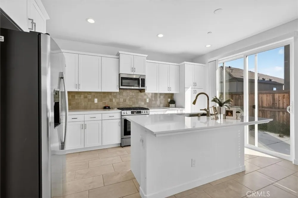 824 Katelyn Avenue Madera, CA 93636