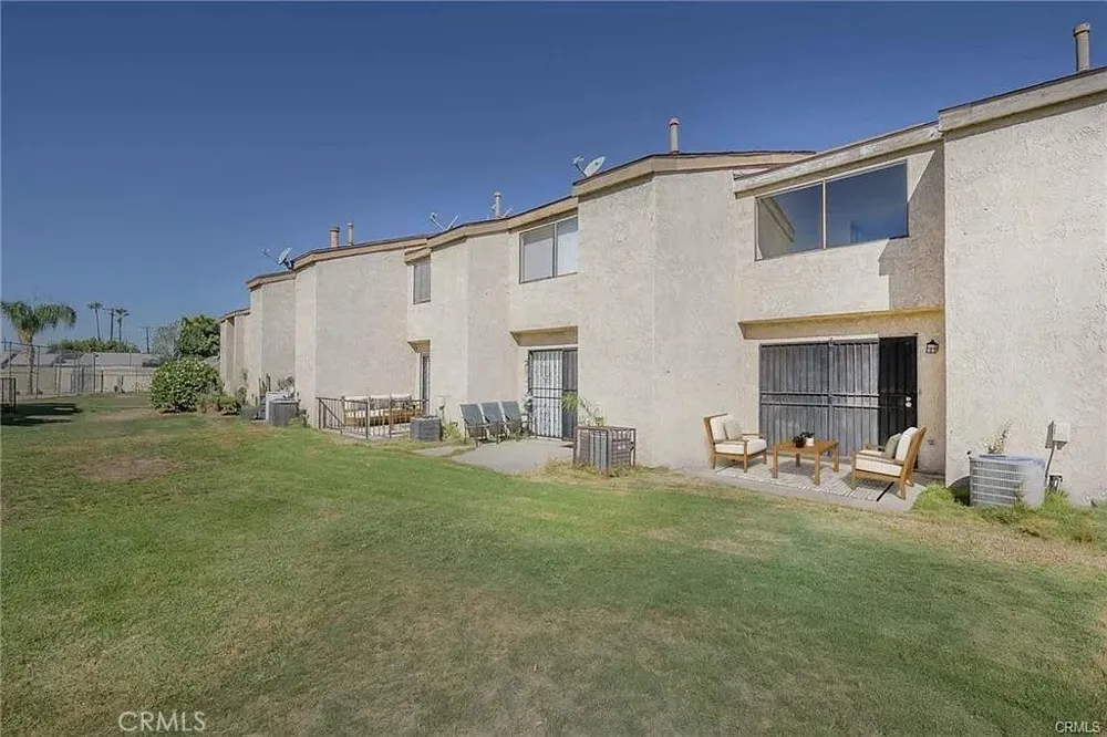 936 Fairway Drive #26 Colton, CA 92324
