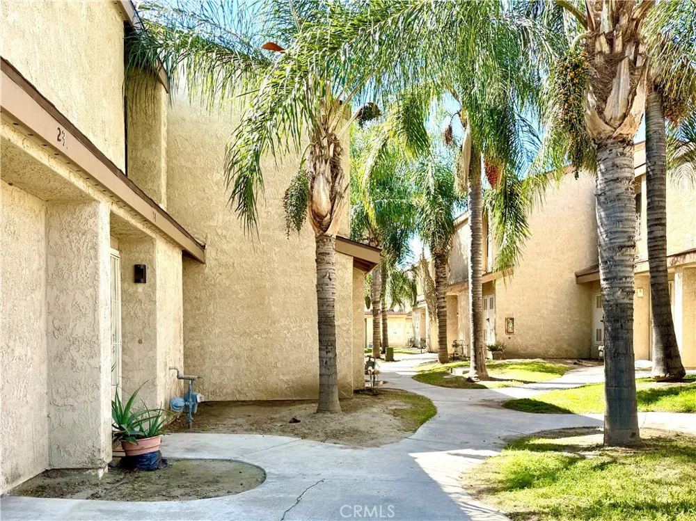 936 Fairway Drive #26 Colton, CA 92324