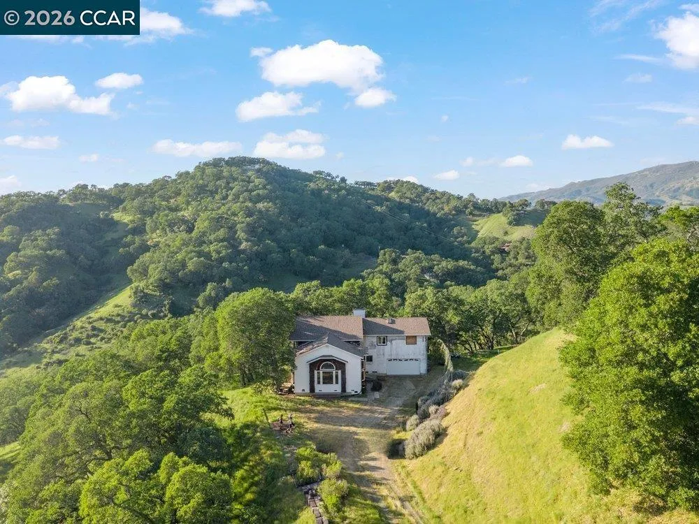 98 Oak Springs Dr Napa, CA 94558