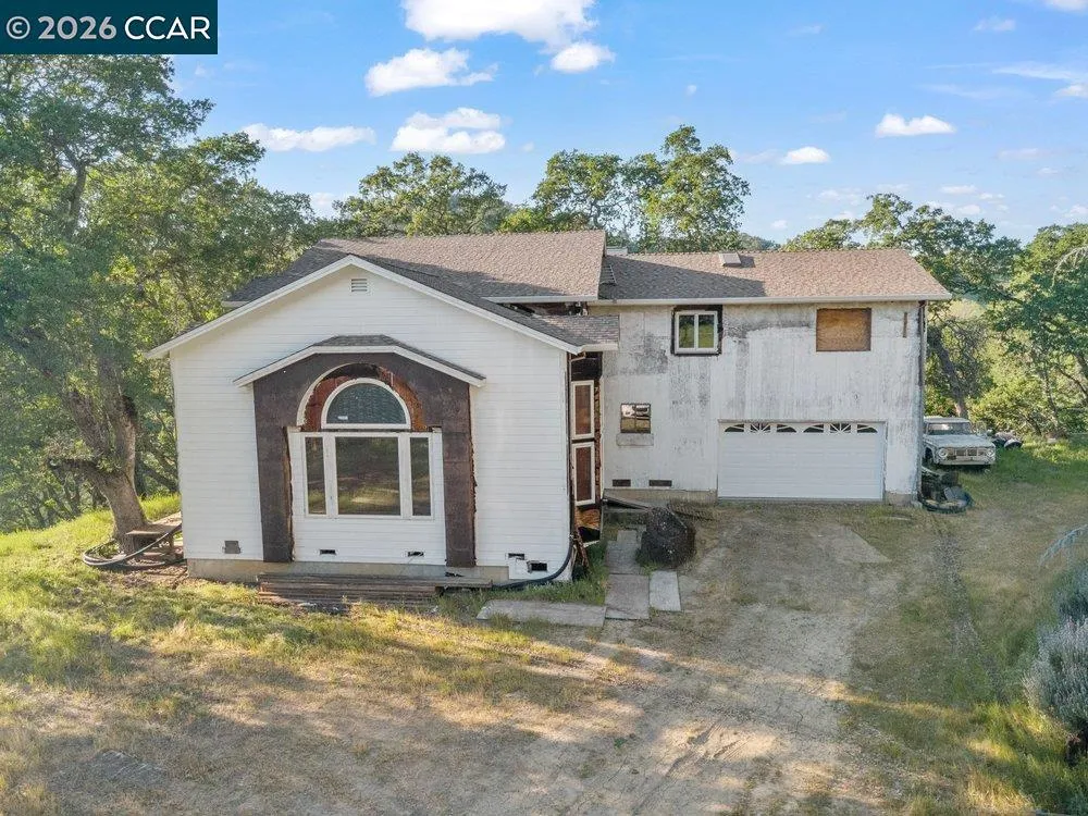 98 Oak Springs Dr Napa, CA 94558
