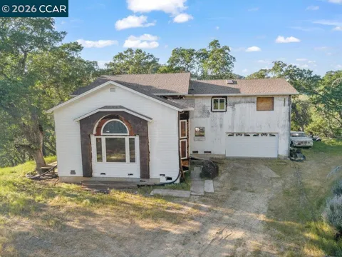 98 Oak Springs Dr