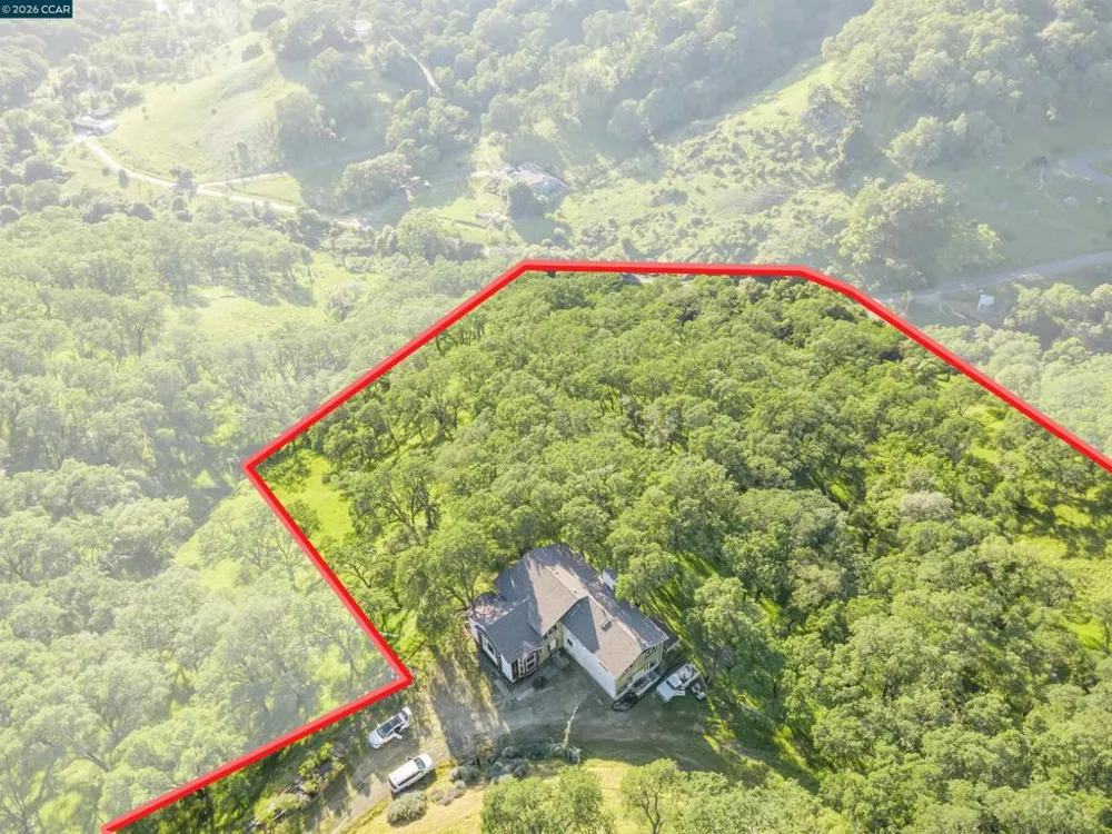 98 Oak Springs Dr Napa, CA 94558