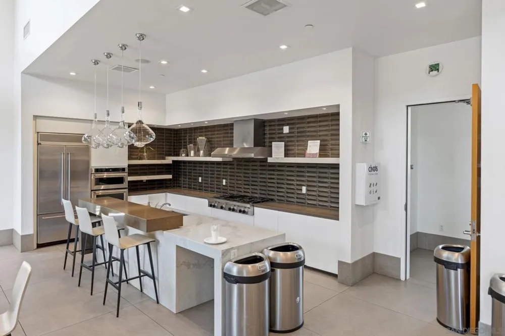 8336 Summit Way San Diego, CA 92108