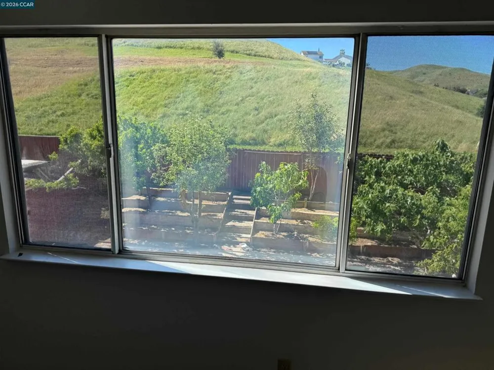 2268 Oak Hills Dr Pittsburg, CA 94565