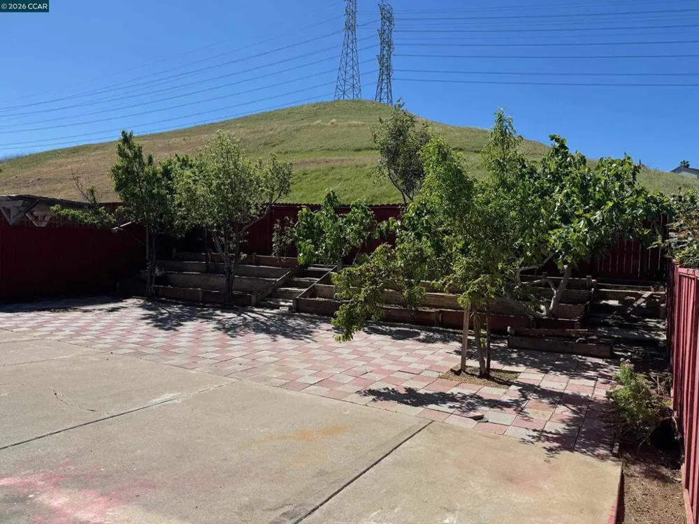 2268 Oak Hills Dr Pittsburg, CA 94565
