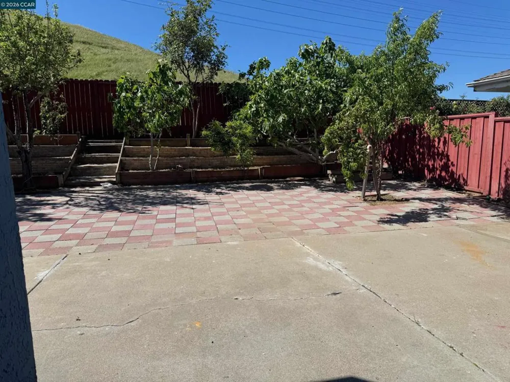2268 Oak Hills Dr Pittsburg, CA 94565