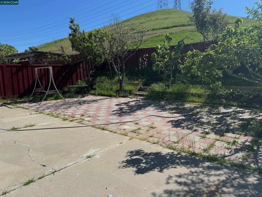 2268 Oak Hills Dr Pittsburg, CA 94565