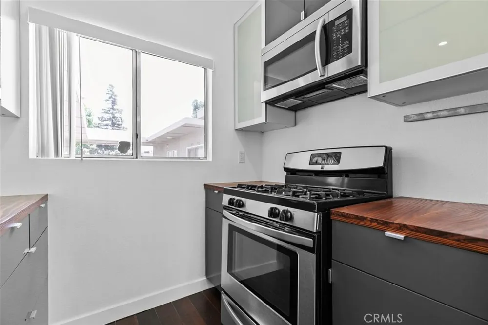 4859 Coldwater Canyon #12 Sherman Oaks, CA 91423
