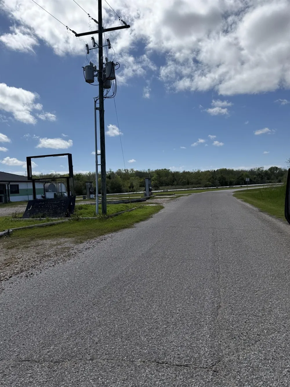 1 W Bayshore Road Oak Island, TX 77514
