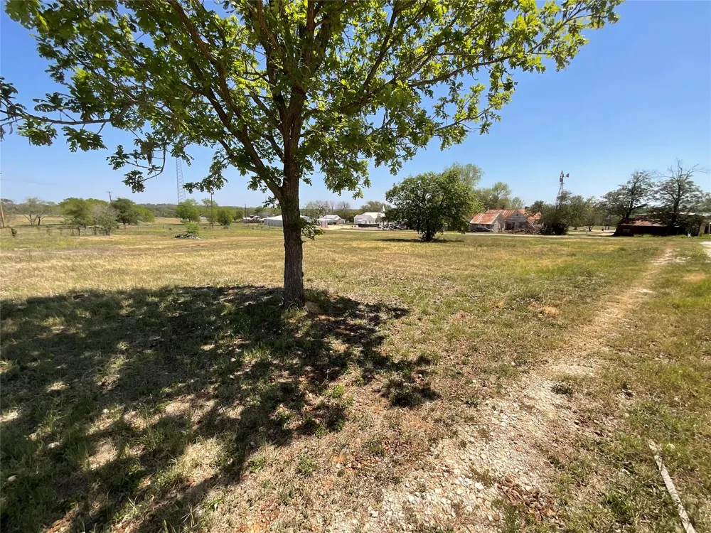8 Horseshoe Drive Gonzales, TX 78629